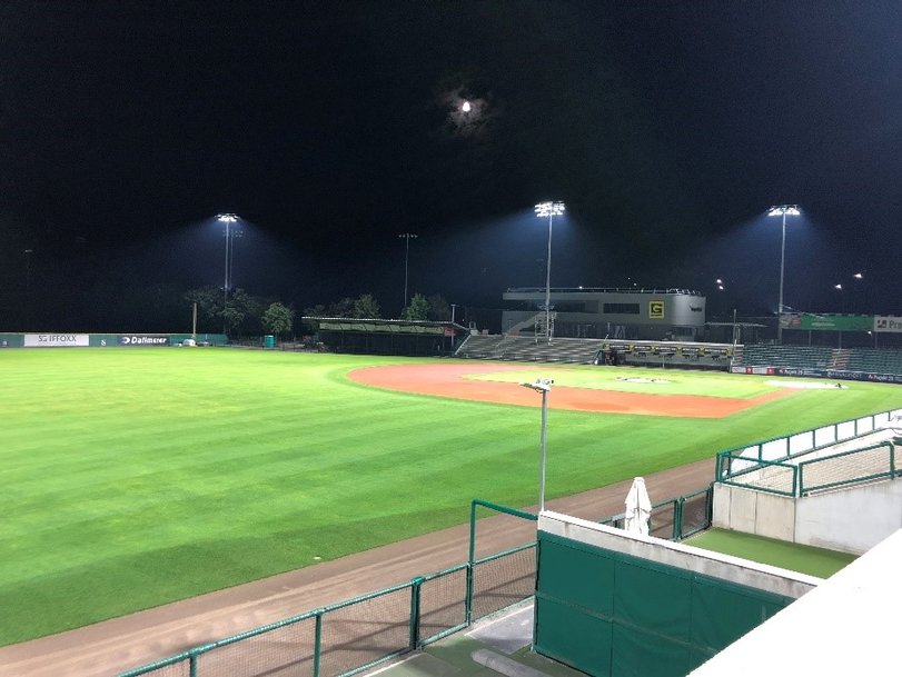 Heller und effizienter: Neues Musco LED-System mit ams OSRAM LEDs lässt das Spielfeld im Regensburger Baseballstadion erstrahlen
